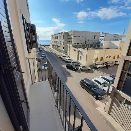 Palazzo Mongio מלון דירות 2*