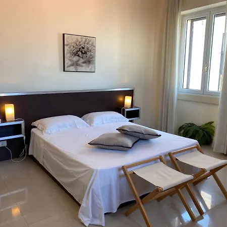 Palazzo Mongio 아파트호텔 갈리폴리