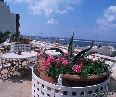 شقة فندقية Palazzo Mongio غالّيبولي