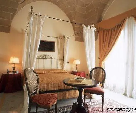 Palazzo Mongio מלון דירות 2*